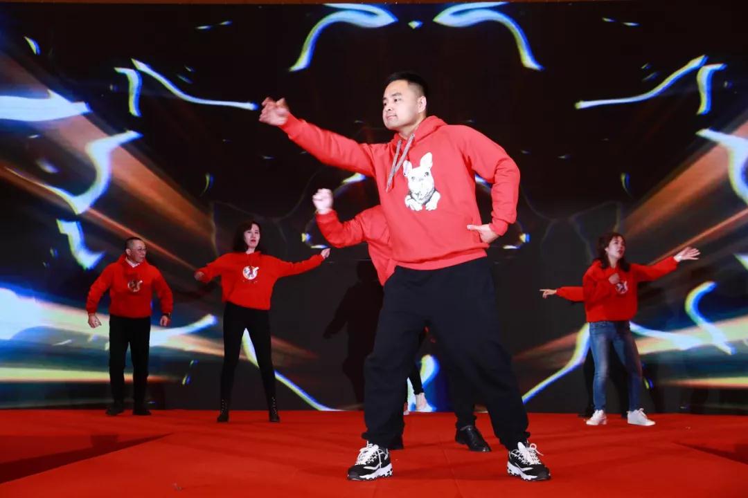 熱烈慶祝“變革創(chuàng)新 揚帆未來”北京中成康富2019年合伙人年會勝利召開