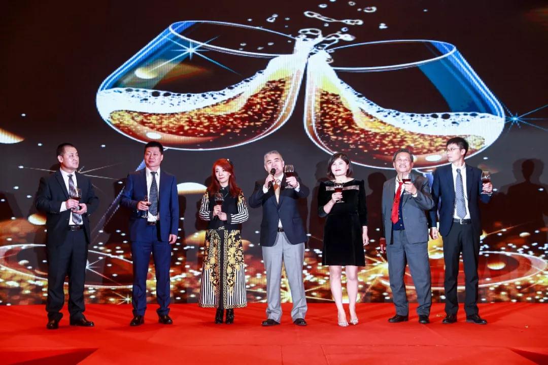 熱烈慶祝“變革創(chuàng)新 揚帆未來”北京中成康富2019年合伙人年會勝利召開